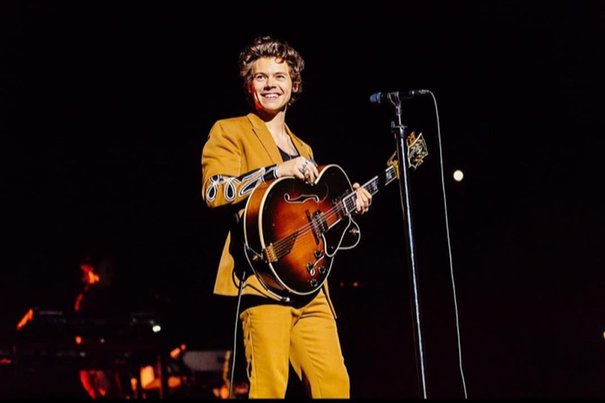 Harry Styles Kembali ke Puncak Tangga Lagu Musik Dunia