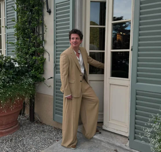 Lagu We Don't Talk Anymore