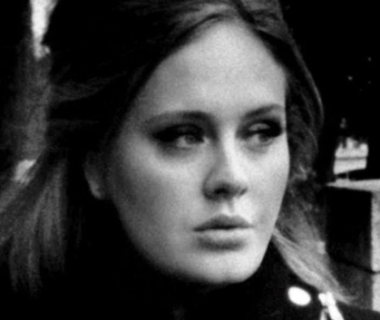 Review Makna Lagu Someone Like You Adele: Move On dari Cinta