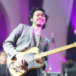 Musisi Indie Sukses Menembus Industri Musik Mainstream