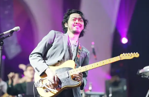 Musisi Indie Sukses Menembus Industri Musik Mainstream